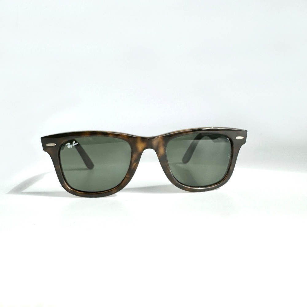 Rayban Wayfarer Ease in Polished Light Havana with green lenses